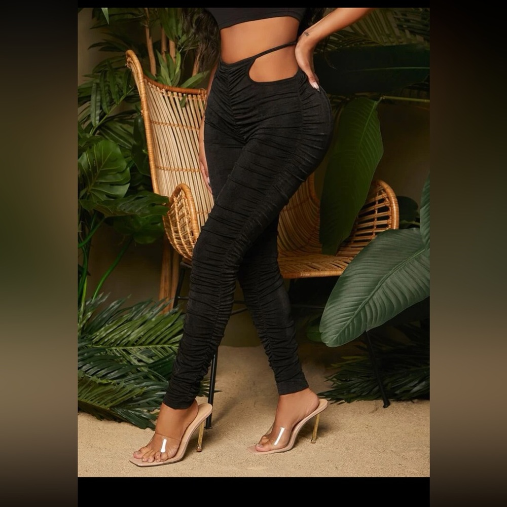 Black leggings